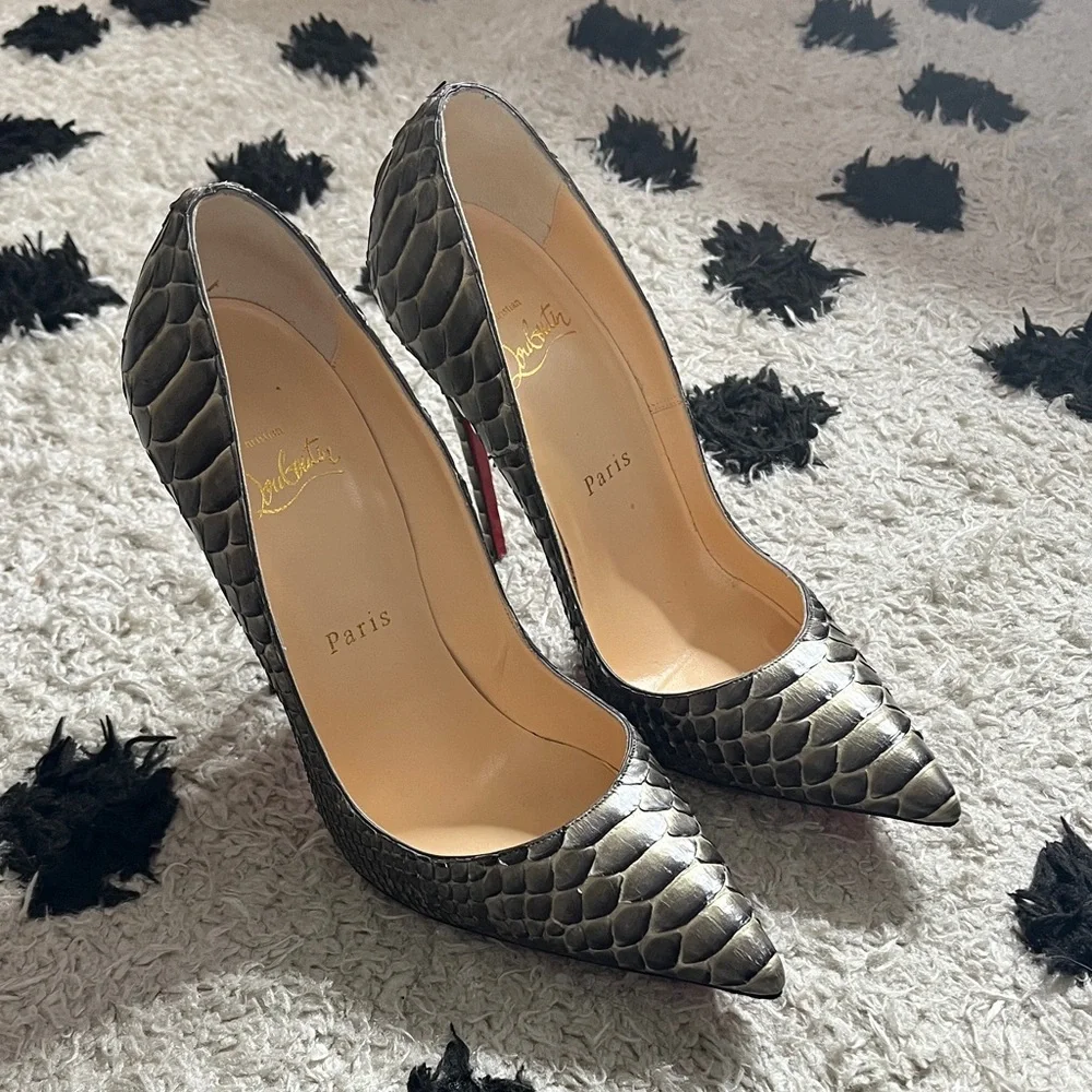 Christian Louboutin size 37.5 Elegant Snake Print Women's Heels